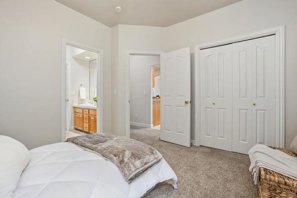 576 E Riverchase Way, Eagle, ID