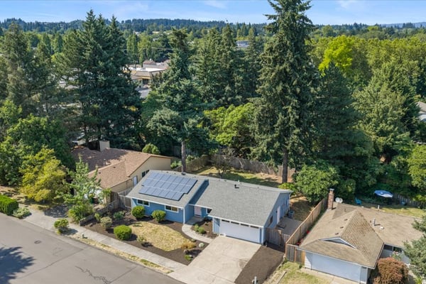 12025 SW Springwood Dr, Tigard, OR
