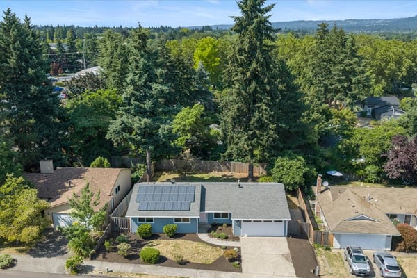12025 SW Springwood Dr, Tigard, OR
