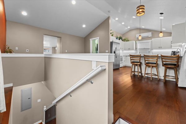 16366 Front Ave, Oregon City, OR