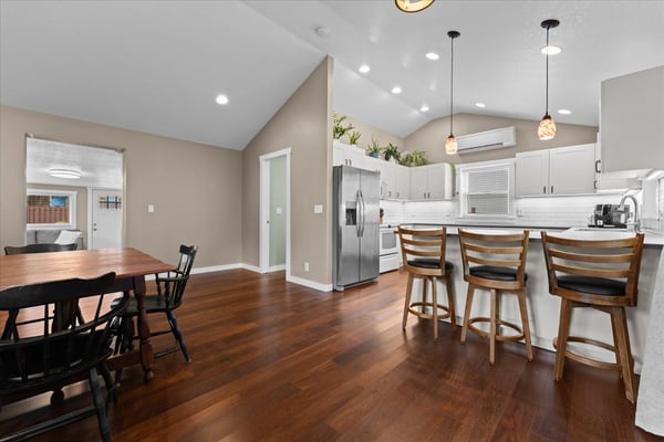 16366 Front Ave, Oregon City, OR