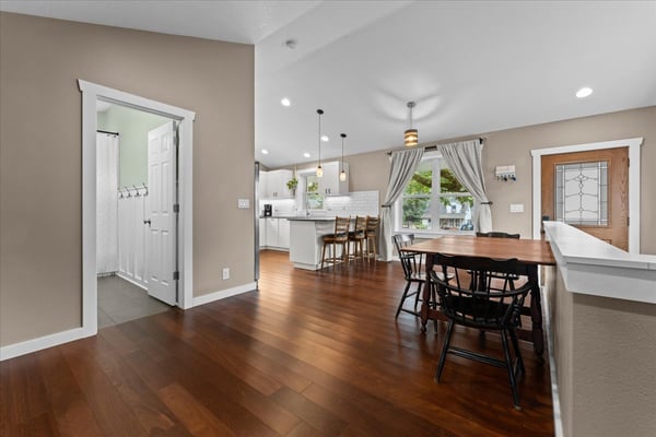 16366 Front Ave, Oregon City, OR