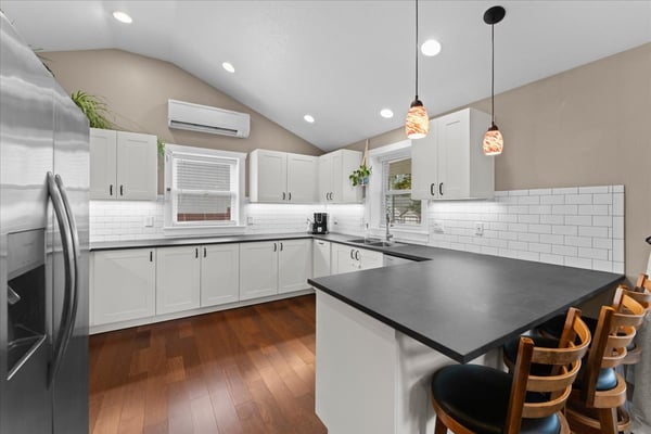 16366 Front Ave, Oregon City, OR