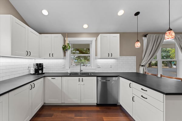 16366 Front Ave, Oregon City, OR