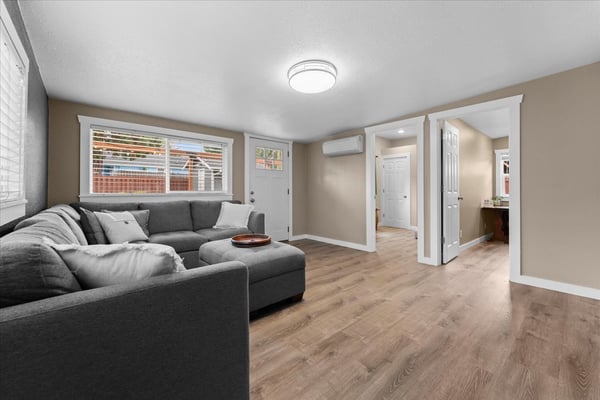16366 Front Ave, Oregon City, OR
