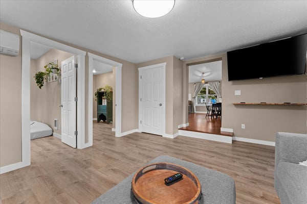 16366 Front Ave, Oregon City, OR