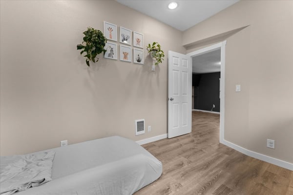 16366 Front Ave, Oregon City, OR