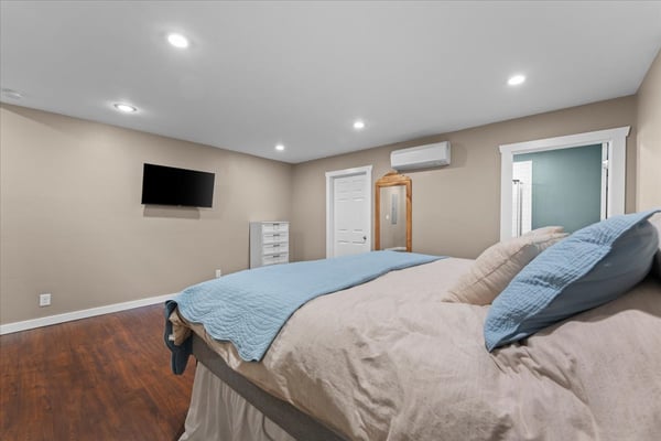 16366 Front Ave, Oregon City, OR