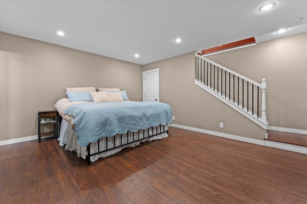 16366 Front Ave, Oregon City, OR