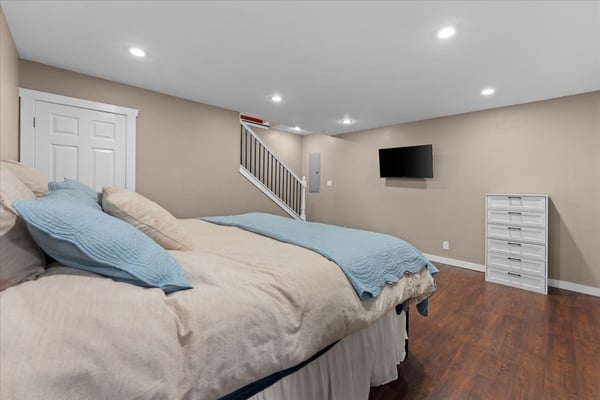 16366 Front Ave, Oregon City, OR