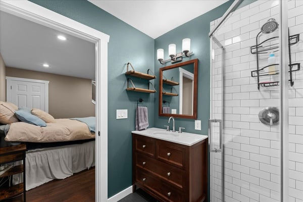 16366 Front Ave, Oregon City, OR