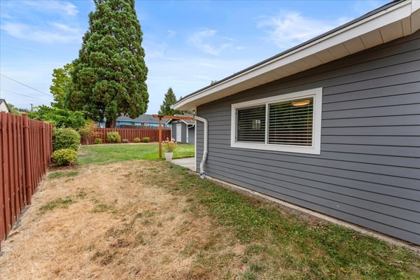 16366 Front Ave, Oregon City, OR