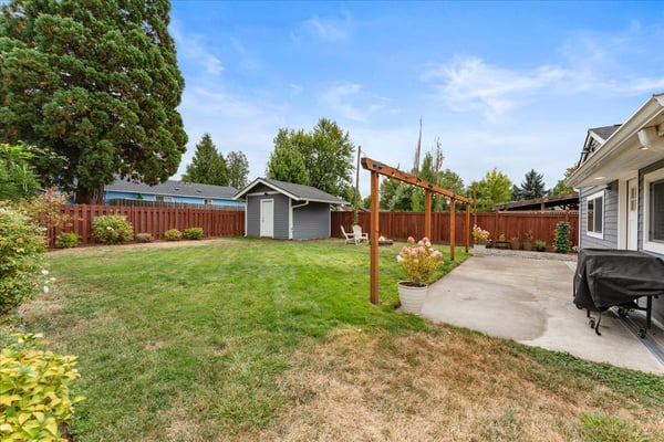 16366 Front Ave, Oregon City, OR