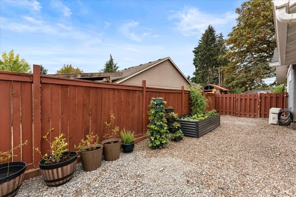 16366 Front Ave, Oregon City, OR