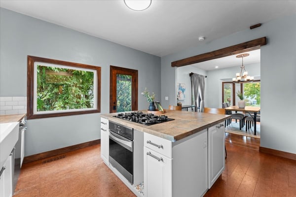 12260 SW Butner Road, Portland, OR
