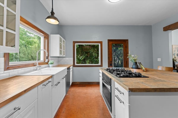 12260 SW Butner Road, Portland, OR