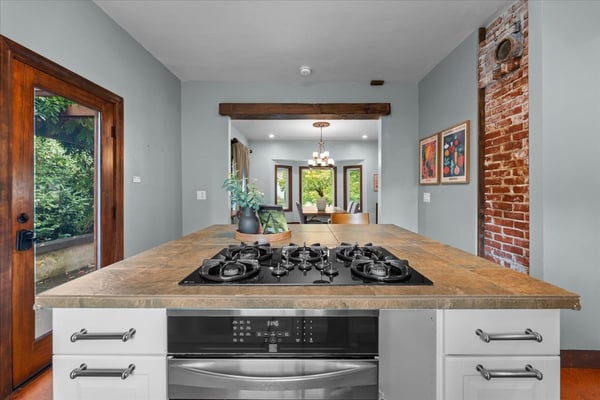 12260 SW Butner Road, Portland, OR