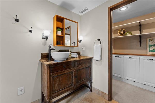 12260 SW Butner Road, Portland, OR