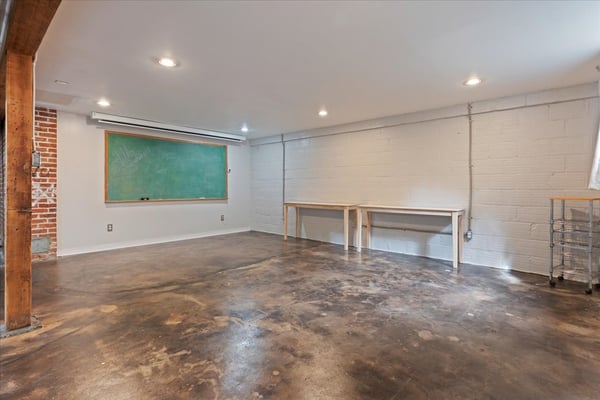 12260 SW Butner Road, Portland, OR