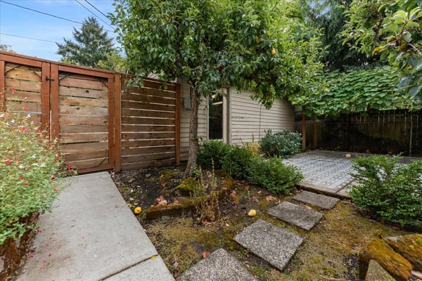 12260 SW Butner Road, Portland, OR