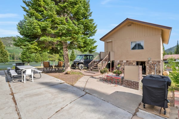 PEARL LAKE RANCH, Clark, CO