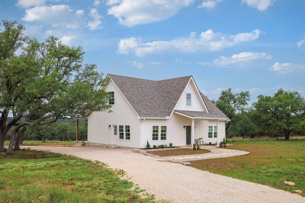 105 Colette Ln, Blanco, TX