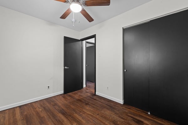 11118 Alan Shepard Dr, Maryland Heights, MO