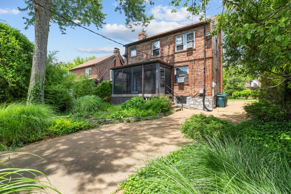 7332 Country Club DR, Saint Louis, MO