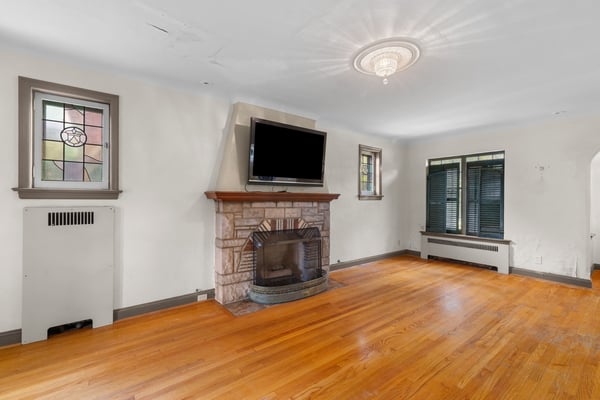 7332 Country Club DR, Saint Louis, MO
