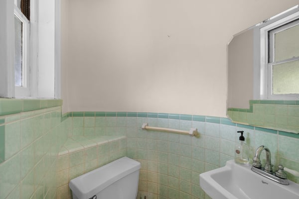 7332 Country Club DR, Saint Louis, MO