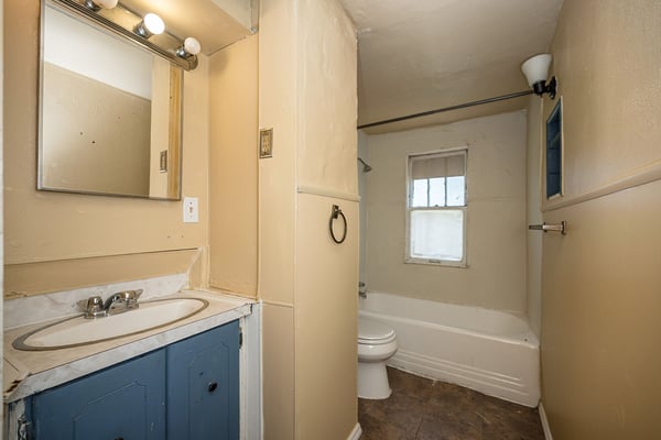 817 Abston Ave, Ferguson, MO
