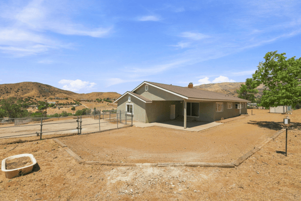 4545 Fairlane St, Acton, CA