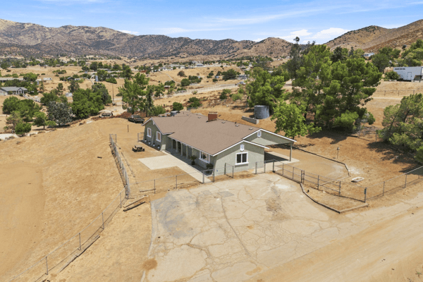 4545 Fairlane St, Acton, CA