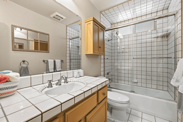 28362 Contessa Ave, Saugus, CA