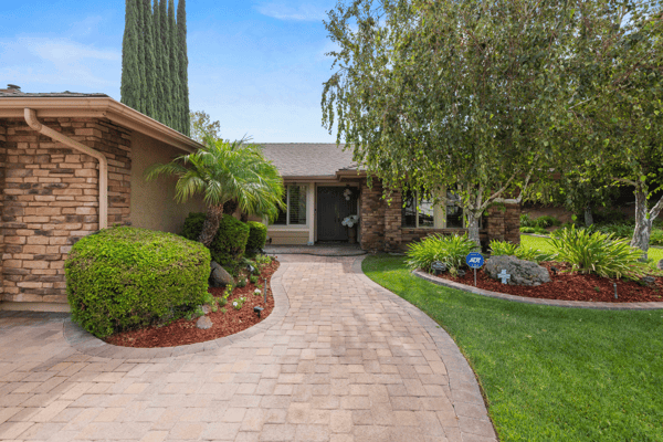 28362 Contessa Ave, Saugus, CA