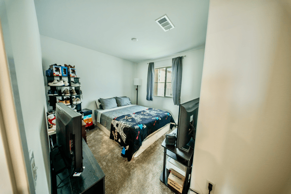 364 CASTAIC WAY, RIALTO, CA