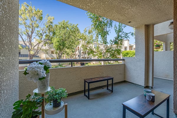 5500 owensmouth ave, 104, los angeles, CA