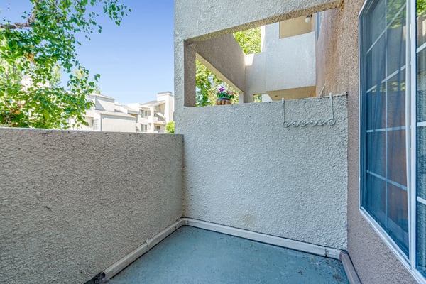 5500 owensmouth ave, 104, los angeles, CA