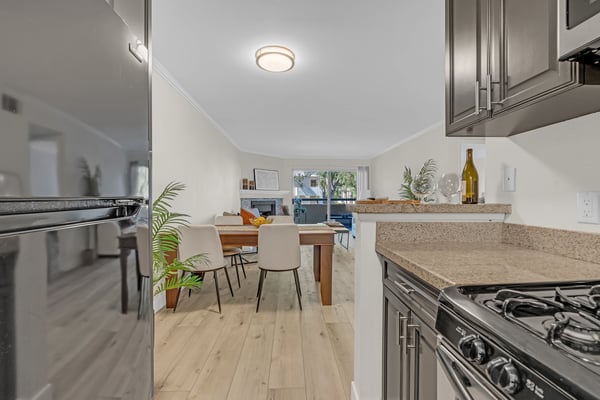 5500 owensmouth ave, 104, los angeles, CA