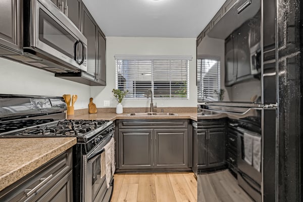5500 owensmouth ave, 104, los angeles, CA