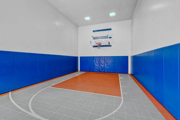 5500 owensmouth ave, 104, los angeles, CA