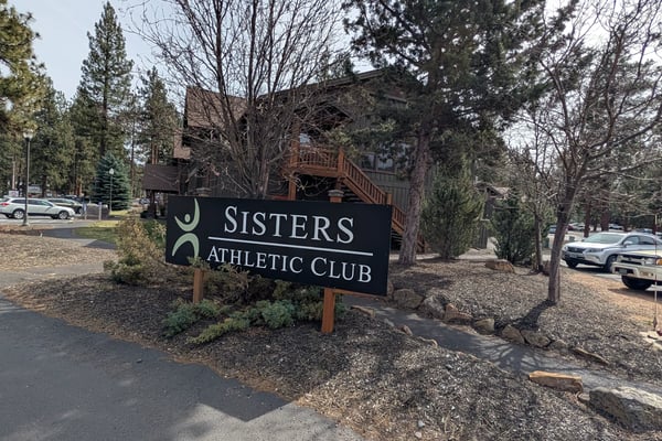 This condo is 0.3 miles to the Sisters Athletic Club