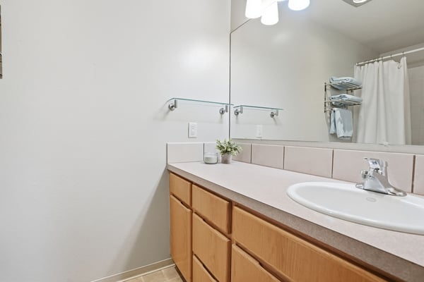 813 E Desperado Trail, Unit 102, Sisters, OR
