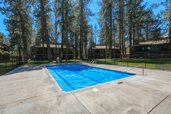 813 E Desperado Trail, Unit 102, Sisters, OR