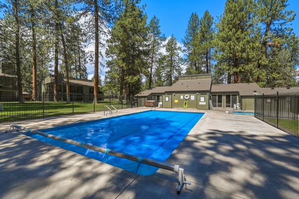 813 E Desperado Trail, Unit 102, Sisters, OR