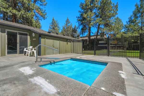 813 E Desperado Trail, Unit 102, Sisters, OR