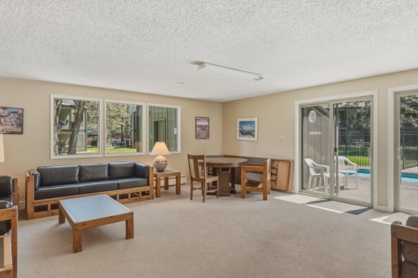 813 E Desperado Trail, Unit 102, Sisters, OR