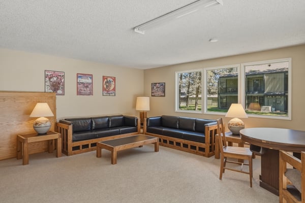 813 E Desperado Trail, Unit 102, Sisters, OR