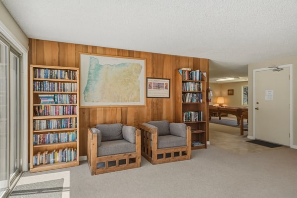 813 E Desperado Trail, Unit 102, Sisters, OR