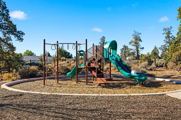 3433 SW 28th Street, Redmond, OR